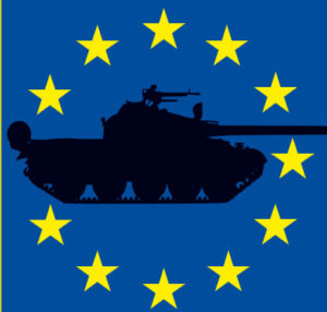 Ein schwarzer Panzer in einem blauen EU-Sternenbanner 