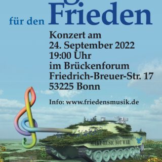 Konzertplakat zum Friedenssongwettbewerb 2022 auf himmelblauem Hintergrund. Vorn steht ein Panzer, dessen Kanone in einen regenbogenfarbenen Notenschlüssel übergeht.