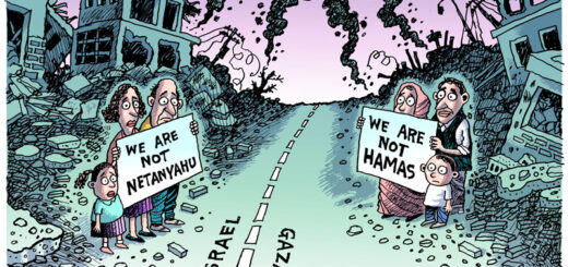 Eine Straße mit Mittelstreifen führt durch eine kriegszerstörte rauchende städtische Trümmerwüste. Auf beiden Seiten steht jeweils eine entsetzt schauende Kleinfamilie - Vater, Mutter, Kind - und hält jeweils ein Schild in die Höhe.