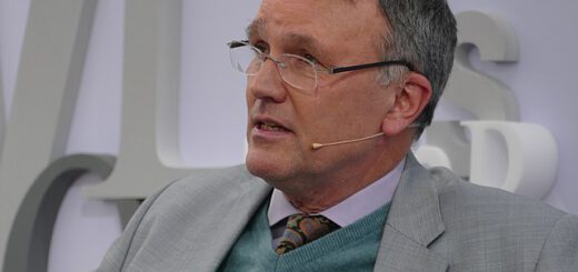 Michael Lüders -Michael Lüders auf der Leipziger Buchmesse von Amrei-Marie https://commons.wikimedia.org/w/index.php?curid=57402792
