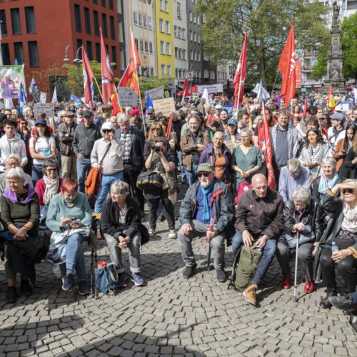 Kölner Ostermarsch 2025 - Kundgebung auf dem Heumarkt