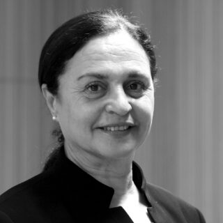 Sumaya Farhat Naser